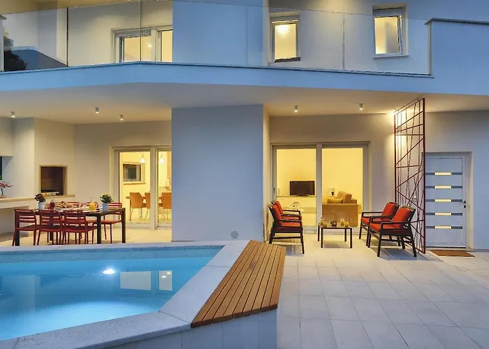 In Pula With Swimming Pool Villa Pula