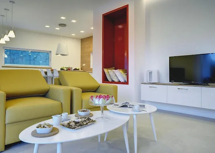 In Pula With Swimming Pool Пула