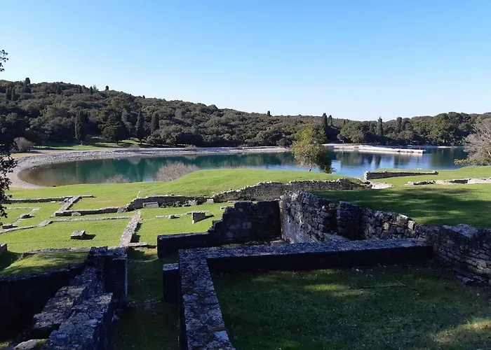 Вилла In Pula With Swimming Pool *