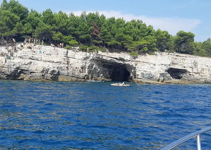 In Pula With Swimming Pool Вилла Пула