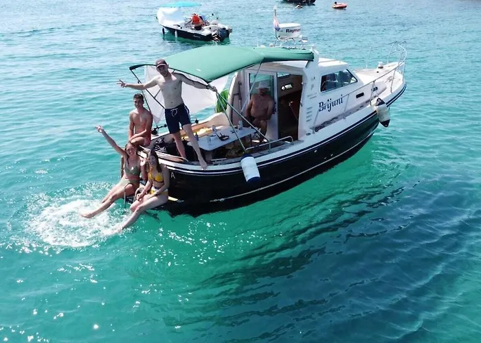 In Pula With Swimming Pool Пула