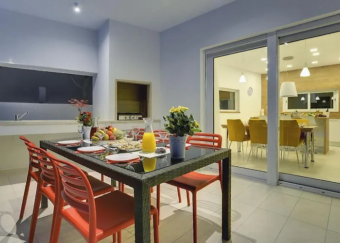 In Pula With Swimming Pool Villa Pula