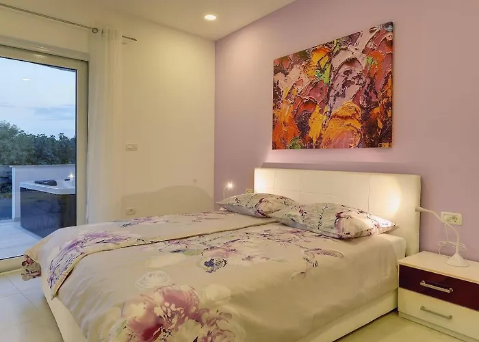 In Pula With Swimming Pool Villa Pula